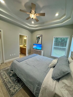 2 chambres, fer et planche à repasser, Wi-Fi gratuit, draps fournis