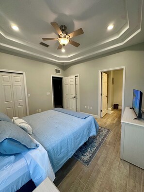 2 chambres, fer et planche à repasser, Wi-Fi gratuit, draps fournis