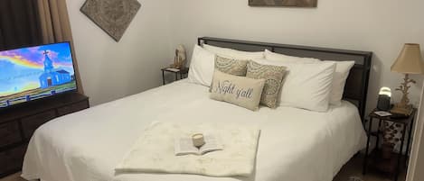 1 habitación, tabla de planchar con plancha, wifi gratis y ropa de cama