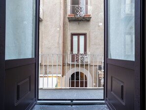 Exclusive-Apartment, Balkon, Stadtblick | Blick vom Balkon