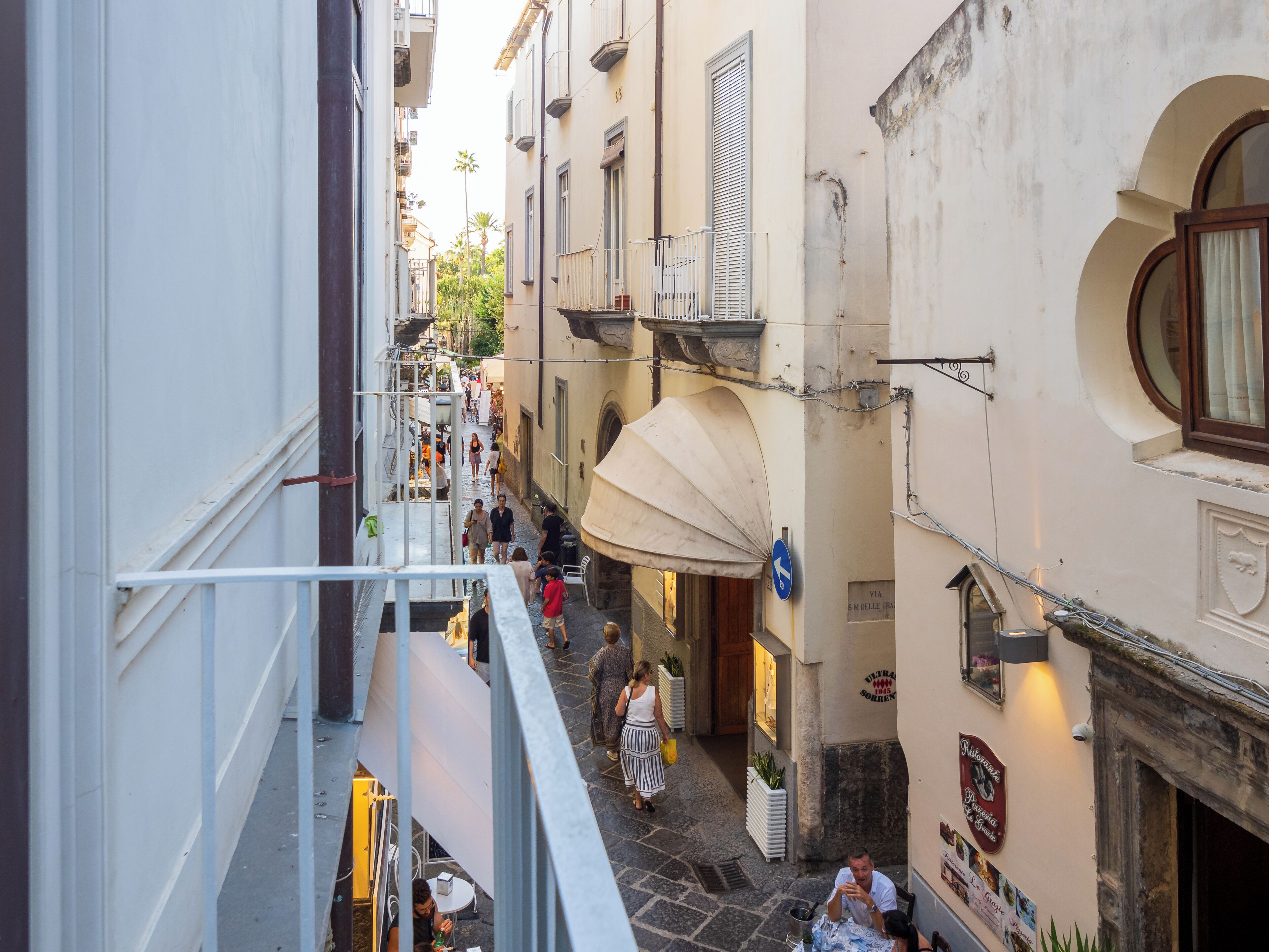 Exclusive-huoneisto, parveke, kaupunkinäköala | Näkymä kaupungille