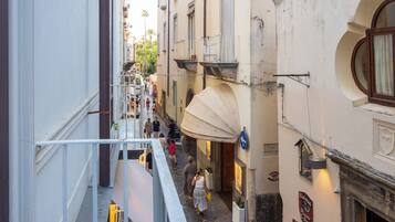 Exclusive-Apartment, Balkon, Stadtblick | Blick auf die Stadt