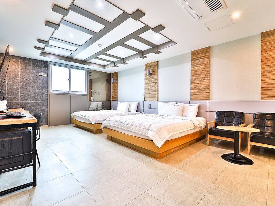 Deluxe Twin Room, City View | Free WiFi