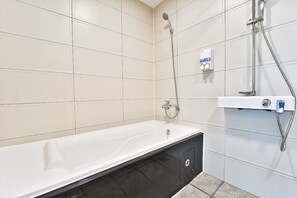 Twin Room, City View | Bathroom | Hair dryer, towels, shampoo, toilet paper - The Ciel Hotel (Gyeongju)