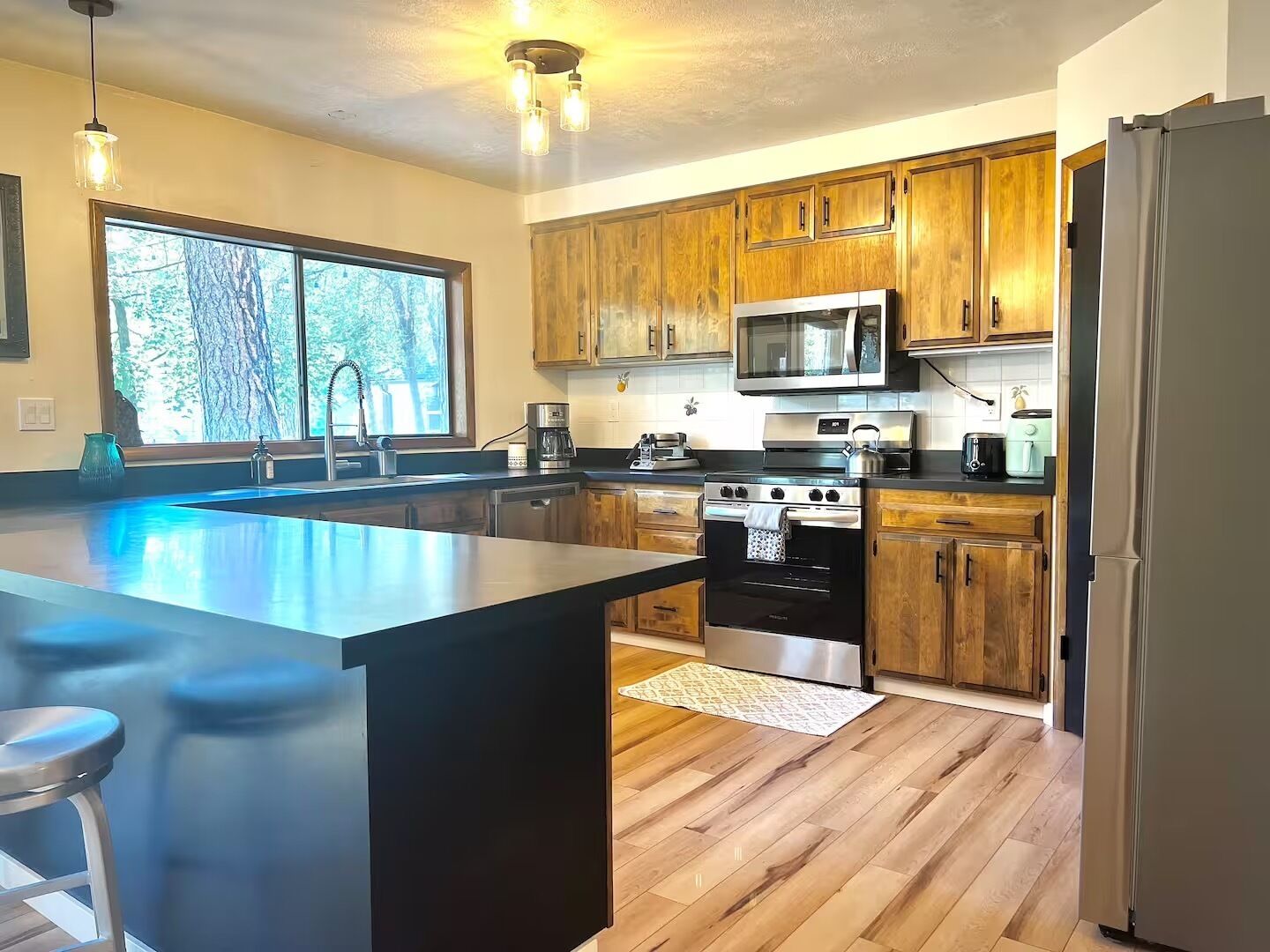 Mikrowelle, Ofen, Herdplatte, Geschirrspüler