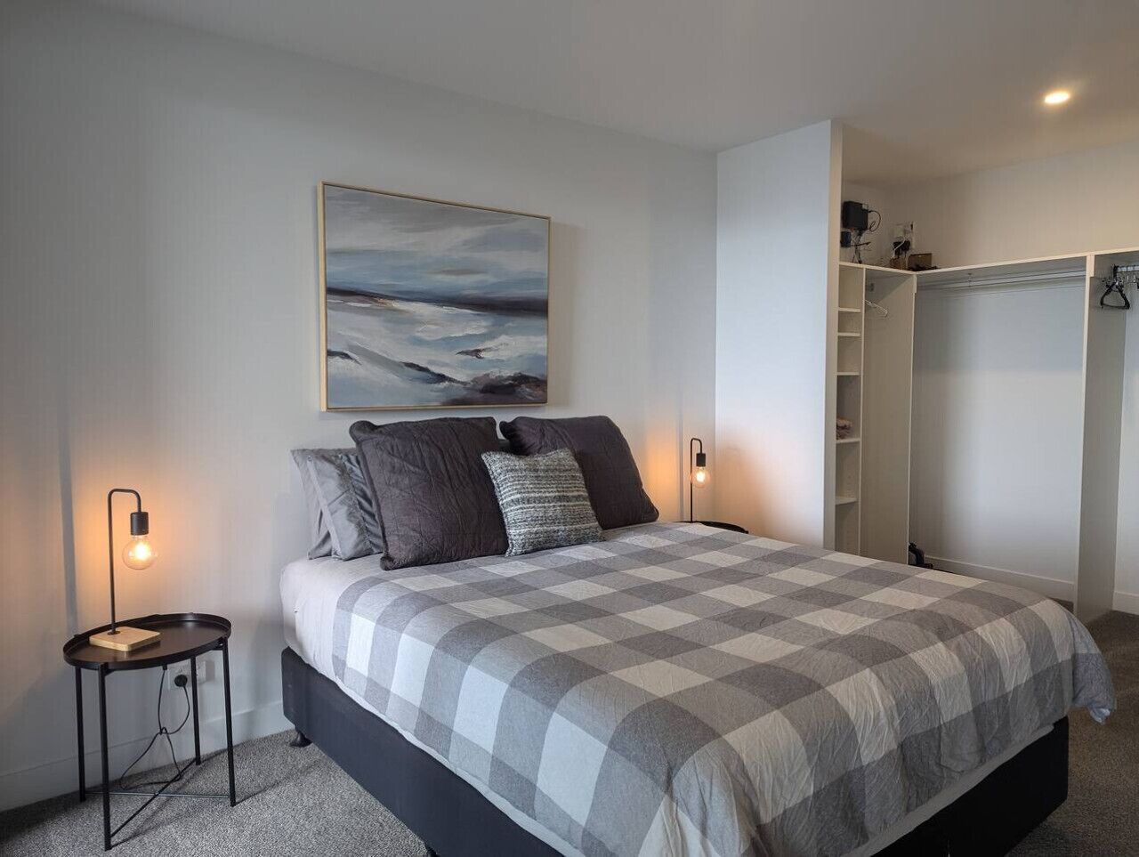 Desk, iron/ironing board, WiFi, bed sheets