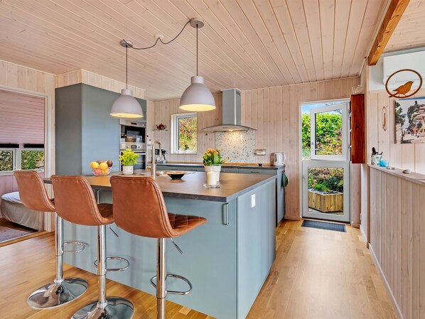 Réfrigérateur, micro-ondes, lave-vaisselle