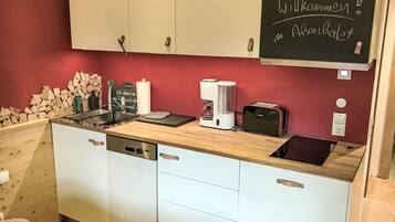 Fridge, microwave, dishwasher, cookware/dishes/utensils