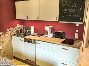 Fridge, microwave, dishwasher, cookware/dishes/utensils