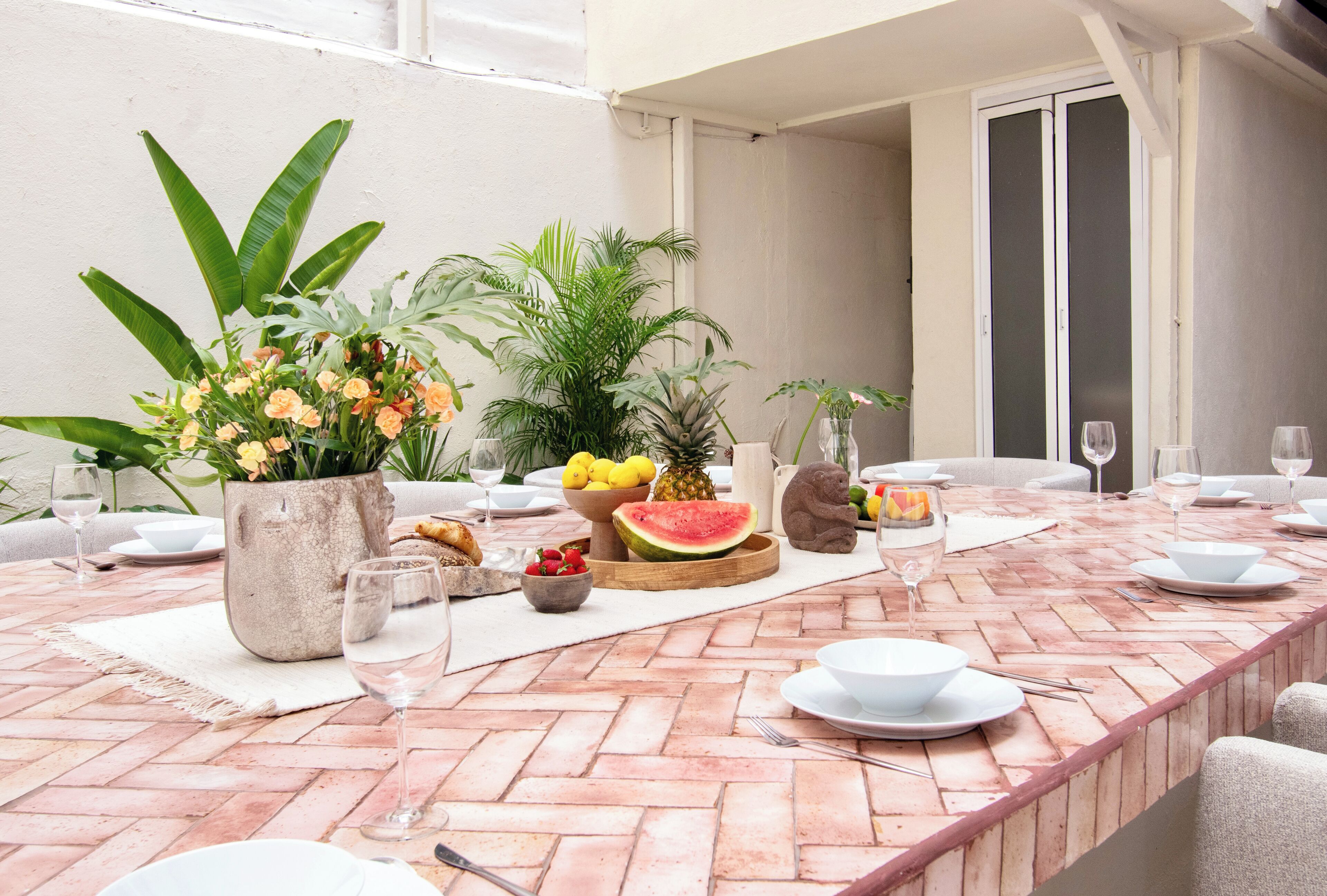 屋外ダイニングエリア