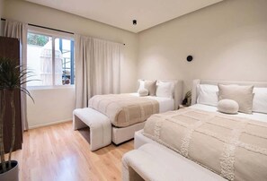 9 bedrooms, iron/ironing board, internet, bed sheets