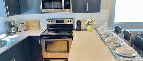 ميكروويف، فرن، موقد طهي مسطح، غسالة أطباق