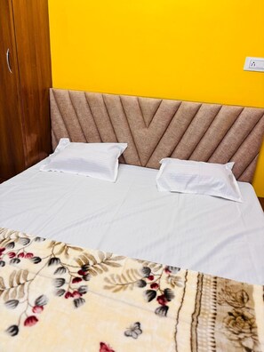 Deluxe Double Room | Free WiFi