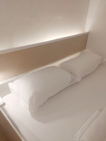 Deluxe Quadruple Room | Individually decorated, individually furnished, free WiFi, bed sheets