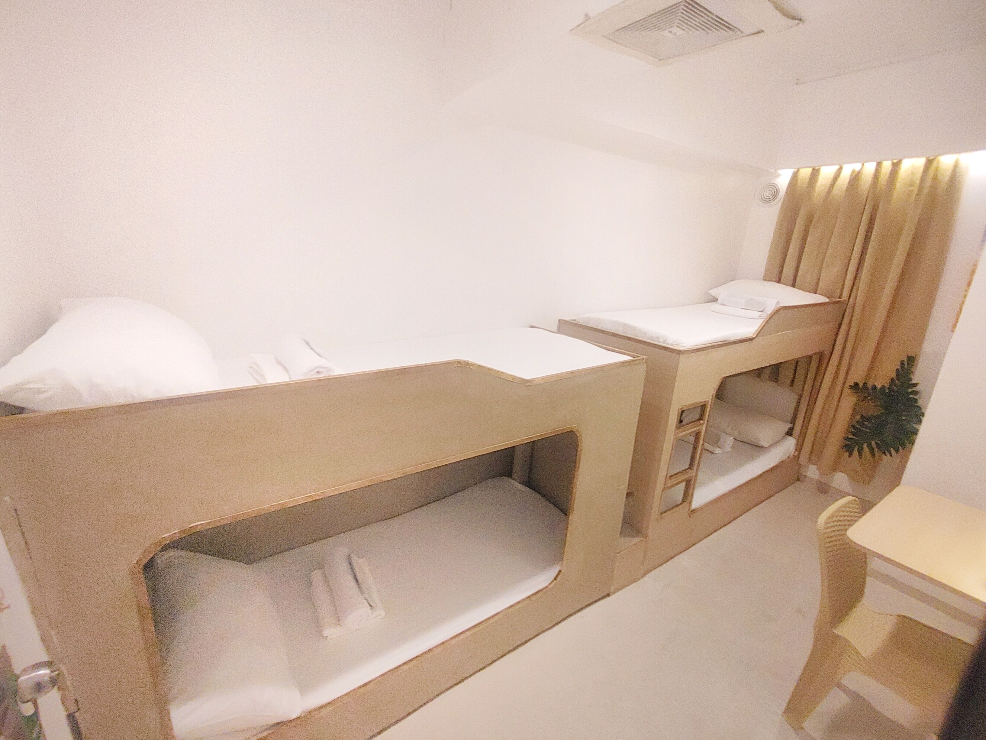 Decoración personalizada, muebles diferentes y wifi gratis 