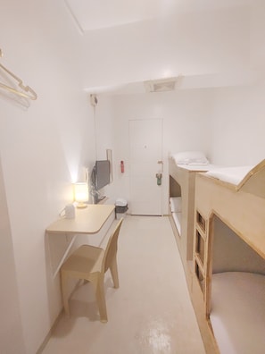 Dormitório compartilhado básico | Individualmente decorados, individualmente mobiliados, Wi-Fi de cortesia