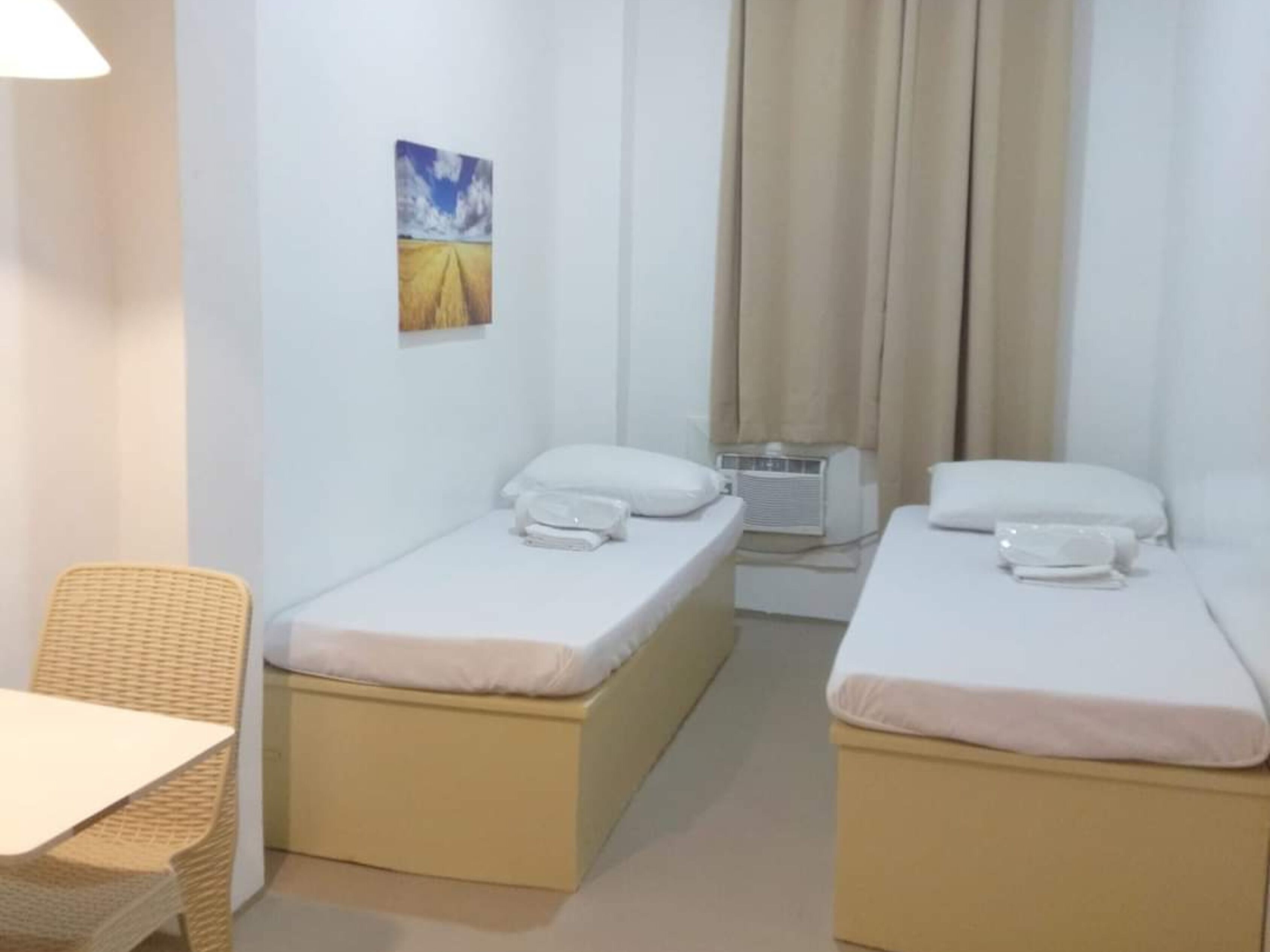 Decoración personalizada, muebles diferentes y wifi gratis 