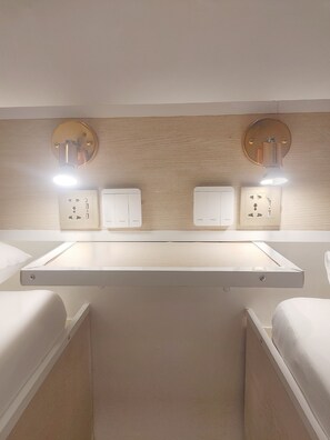 Deluxe Quadruple Room | Individually decorated, individually furnished, free WiFi, bed sheets