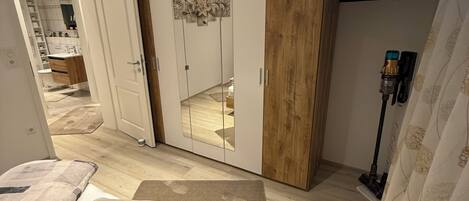 1 bedroom, in-room safe, desk, iron/ironing board