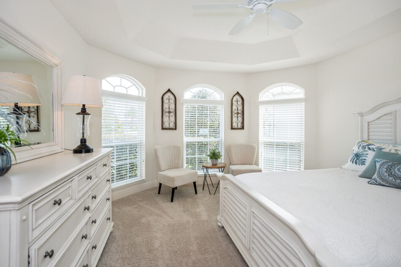 3 Schlafzimmer, Schreibtisch, Bügeleisen/Bügelbrett, WLAN