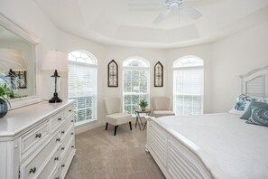 3 Schlafzimmer, Schreibtisch, Bügeleisen/Bügelbrett, WLAN