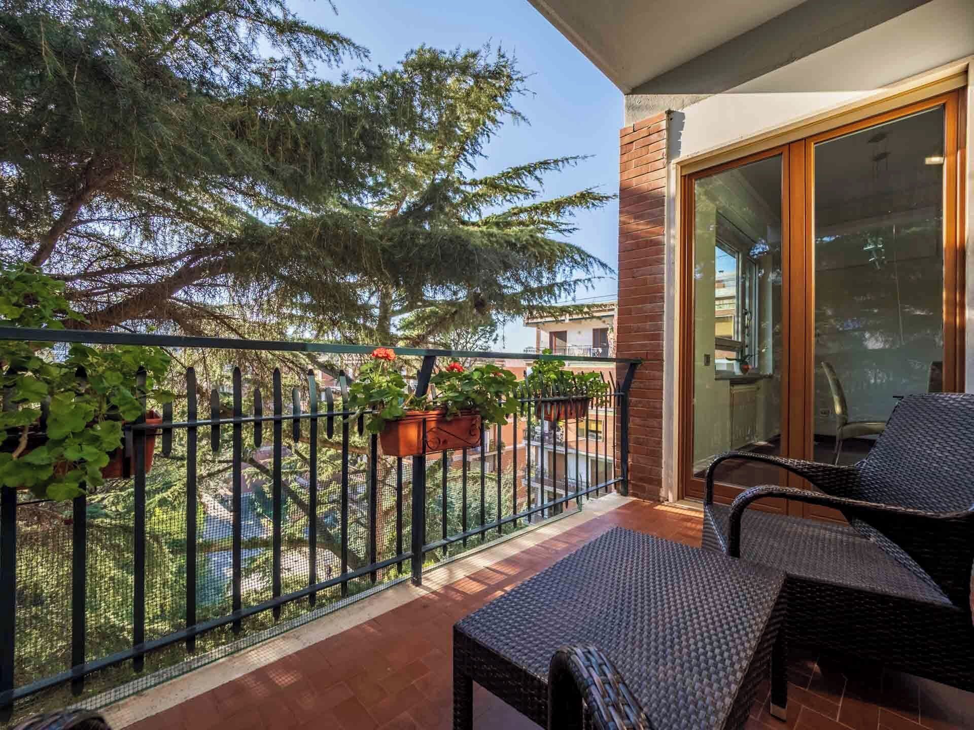 Apartamento exclusivo, sacada, vista para a cidade | Sacada