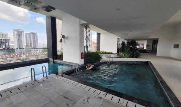 Kolam renang latihan/lintasan