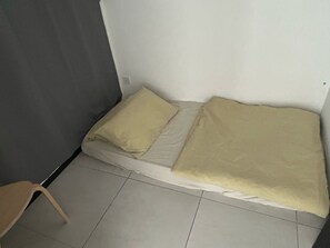 Apartamento conforto, vista para a cidade | Escrivaninha, espaço de trabalho para notebook, quartos à prova de som