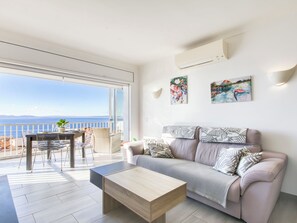 TV - Belleza II by Interhome (Roses)