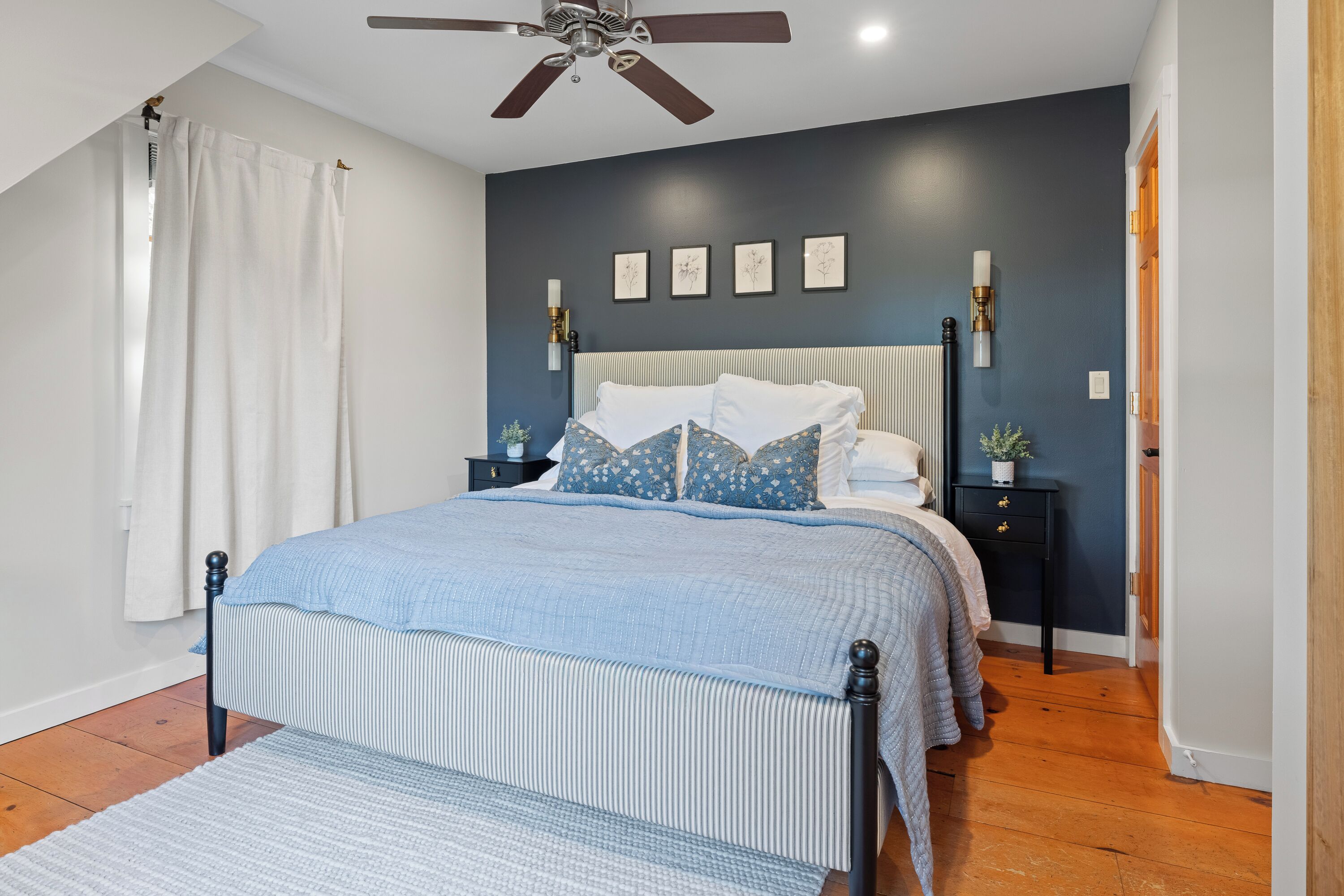 4 bedrooms, iron/ironing board, free WiFi, bed sheets