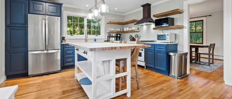 Micro-ondes, four, plaque de cuisson, lave-vaisselle