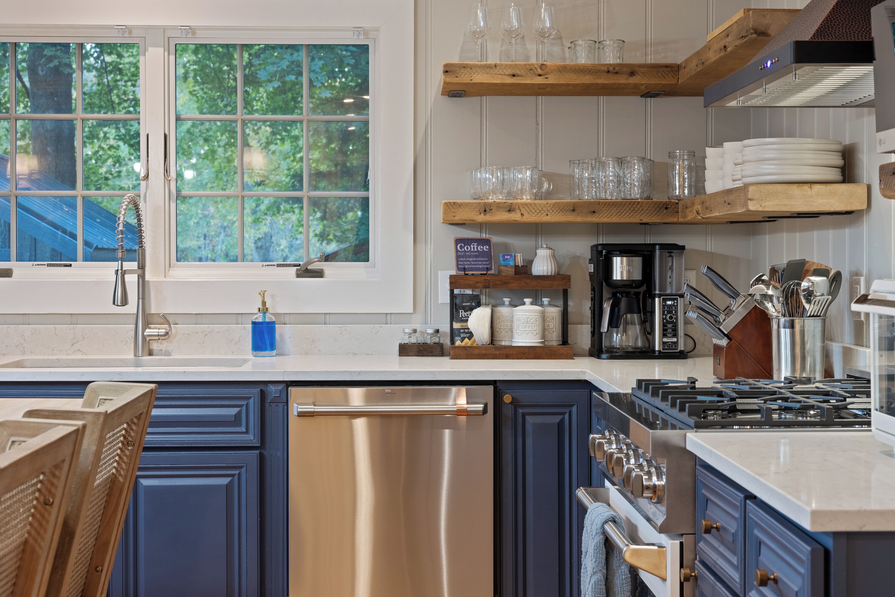 Microwave, oven, stovetop, dishwasher