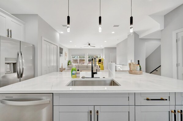 Deluxe Apartment, 4 Bedrooms, Balcony | Private kitchen - Townhome South Tampa (Tampa)