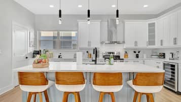 Deluxe-lejlighed - 4 soveværelser - balkon | Spisning på værelset