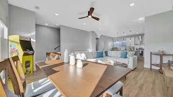 Deluxe-lejlighed - 4 soveværelser - balkon | Opholdsområde