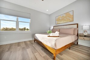 ดีลักซ์อพาร์ทเมนท์, 4 ห้องนอน, ระเบียง | เตารีด/โต๊ะรีดผ้า, Wi-Fi ฟรี