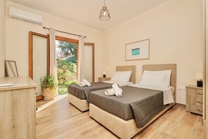 4 bedrooms, iron/ironing board, travel cot, free WiFi