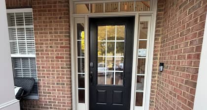 Luxury Family Retreat w Fireplaces, Chef’s Kitchen