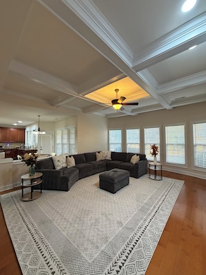 Smart TV, fireplace - Luxury Family Retreat w Fireplaces, Chef’s Kitchen (Cary)