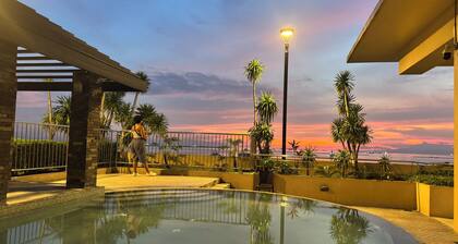 康宿·海映居 | KanStay Oceanview Residence 4005 | 2BR 2BA · Manila Bay View