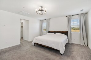 5 室のベッドルーム、WiFi、ベッドシーツ