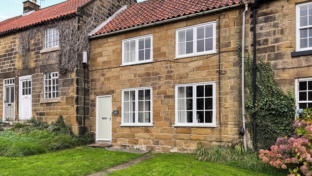 A stone building with multiple windows and a red-tiled roof. - 3 bedroom accommodation in Osmotherley, near Brompton (Osmotherley, near Brompton)