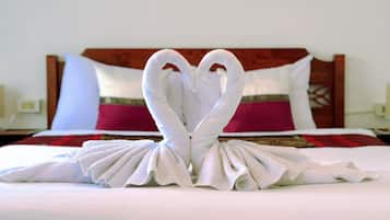 Desk, laptop workspace, free WiFi, bed sheets