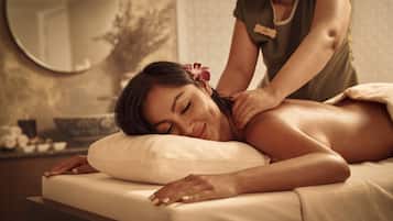 Massages thaĂŻs, massages sur la plage