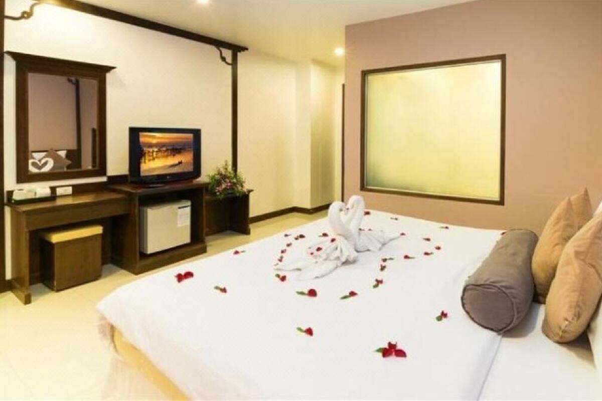 مكتب ومساحة عمل للكمبيوتر المحمول وواي فاي مجانًا