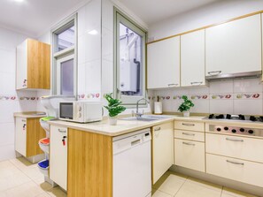Fridge, microwave, oven, dishwasher - Primfilat by Interhome (Figueres)