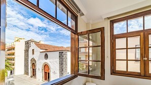 1 habitación, escritorio y acceso a internet 