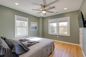 2 bedrooms, iron/ironing board, internet, bed sheets - 8 Mi to DC: Cheverly Apt w/ Easy Metro Access (Cheverly)