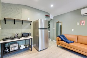 Interior - Walk to Metro Station! Cheverly Apt 8 Mi to DC (Cheverly)