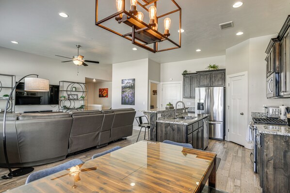 Refrigerador, microondas, parrilla de estufa y lavavajillas 